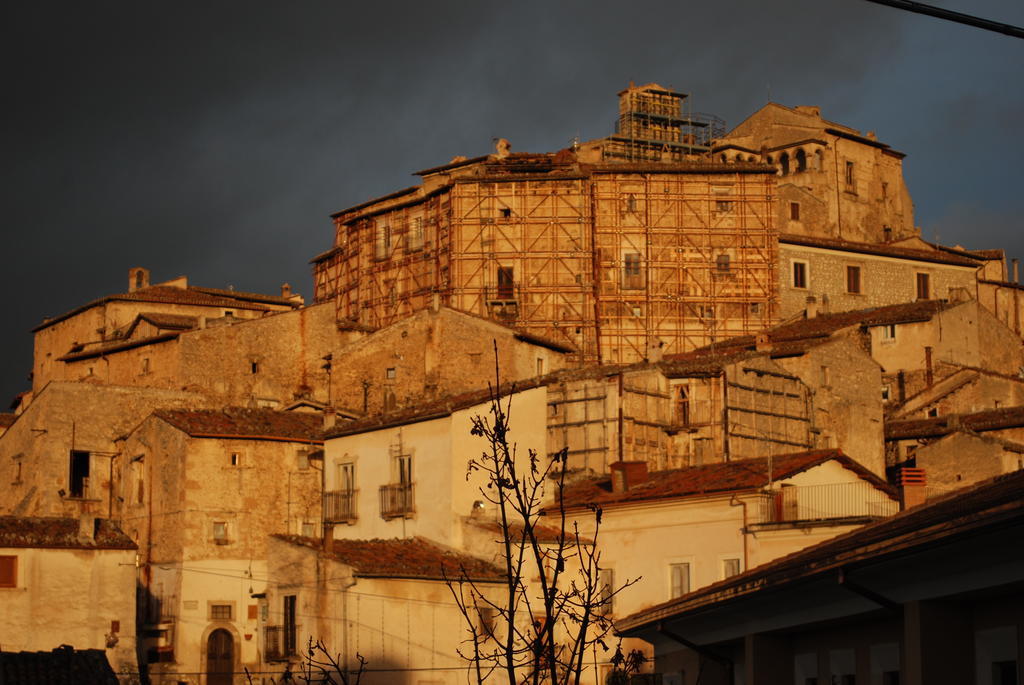 سانتو ستيفانو دي سيسانيو La Bifora E Le Lune Vico Sotto Gli Archi 5 المظهر الخارجي الصورة